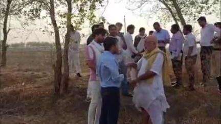 मोहनिया: पटना से आई मेडिकल टीम ने दादर में मेडिकल कॉलेज बनाने के लिए जमीन का किया निरीक्षण, स्थानीय पदाधिकारी रहे उपस्थित