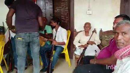 मनेर: मनेर थाना परिसर में अंचलाधिकारी ने लाइसेंसी हथियारों, बंदूकों, पिस्तौल और कारतूस का किया सत्यापन