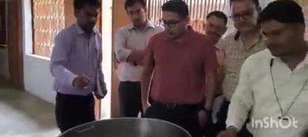 कोतमा: कलेक्टर ने बिजुरी दुग्ध शीत केंद्र का किया निरीक्षण, दूध संग्रहण, प्रसंस्करण एवं भंडारण की ली जानकारी