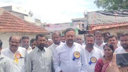 తాడ్వాయి: కాంగ్రెస్ ప్రభుత్వం ప్రజల కష్టాలను తీరుస్తుంది ఎర్ర పహాడ్ గ్రామంలో ఎమ్మెల్యే మదన్ మోహన్