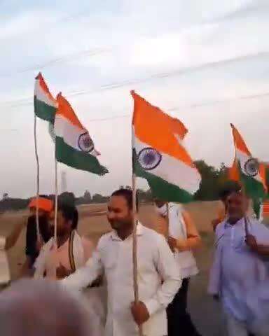मझौली: ऑपरेशन सिंदूर की सफलता के बाद भाजपा कार्यकर्ताओं ने ग्राम बड़ोखर से निकाली तिरंगा यात्रा