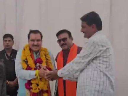 सारंगपुर: सारंगपुर विधायक पहली बार बड़वानी जिले के दौरे पर, कलेक्ट्रेट में की बैठक और भाजपा कार्यकर्ताओं से मिले