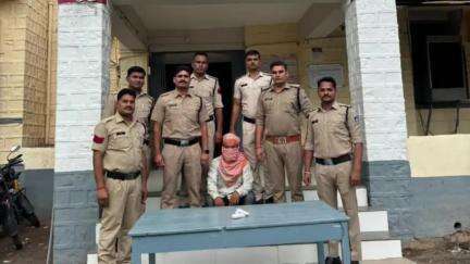 चंदेरी: मुखबिर की सूचना पर चंदेरी पुलिस ने एक व्यक्ति को अवैध हथियार के साथ पकड़ा
