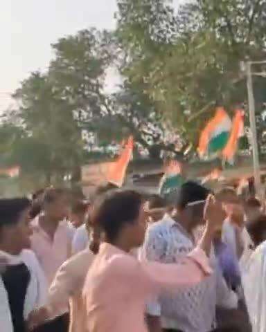 बिल्हौर: शिवराजपुर में 2 किलोमीटर लंबी ऑपरेशन सिंदूर यात्रा निकाली गई, सभी धर्म के लोगों ने लिया हिस्सा