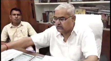 बाघमारा/कतरास: रानी बाजार में समाजसेवी विजय झा ने की प्रेसवार्ता, अंचलाधिकारी द्वारा करवाई गई एफआईआर को बताया गलत