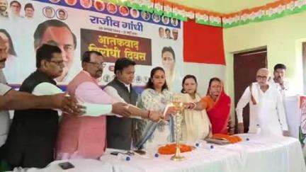 सुपौल: सुपौल में राजीव गांधी की शहादत को याद करते हुए आतंकवाद विरोधी दिवस मनाया गया