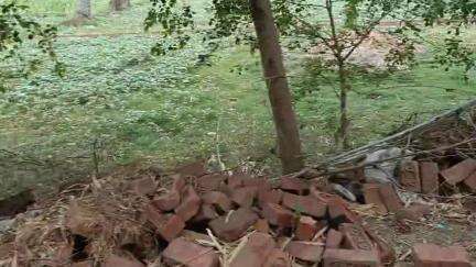 जिला गया क्षेत्र थाना सिं
धुगढ़ पंचायत अंबातरी बरदाग सकत में मुनिया देबी के जमीन पर कब्जा किया #