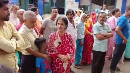মুরারই ১: প্রাক্তন নার্স কল্পনা দত্তকে শেষ শ্রদ্ধা জানালেন রাজগ্রাম প্রাথমিক স্বাস্থ্য কেন্দ্রের চিকিৎসক ও স্বাস্থ্যকর্মীরা