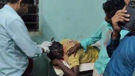 झाझा: बारिश के जमाव और पानी की निकासी के विवाद पर बैजला गांव में पिता-पुत्र के साथ रिश्तेदार ने की मारपीट, किया घायल