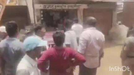 सिंदेवाही: शिंदेवाही मनगर पंचायत प्रशासनाने शहरातील मुख्य बाजारपेठेतील अतिक्रमण हटविण्याची राबविली मोहीम
