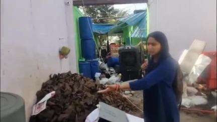 महावन: कस्बा फरह क्षेत्र में सरकार द्वारा महिलाओं को दिए गए रोजगार की आंधी-तूफान में उड़ी छत, रोजी-रोटी का गहराया संकट