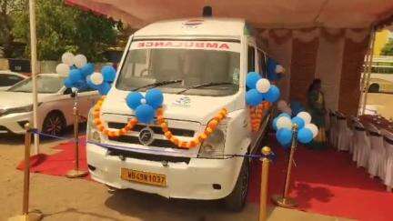 திருவொற்றியூர்: எண்ணூர் தாழம் குப்பம் பகுதியில் வடசென்னை நாடாளுமன்ற உறுப்பினர் முயற்சியால் சிபிசிஎல் மூலம் ஆம்புலன்ஸ் சேவை துவக்கம்