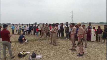 घोसी: घोसी कोतवाली के खैरा मुहम्मदपुर में युवक की गर्दन रेतकर हत्या, शव मिलने से मचा हड़कंप, पुलिस जांच में जुटी