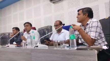 हिण्डोली: अतिरिक्त जिला कलेक्टर ने हिंडोली पंचायत समिति सभागार में ब्लॉक स्तरीय अधिकारियों की ली बैठक