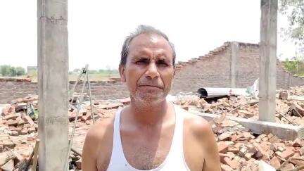 बिधूना: बेला कस्बा के बिधूना रोड पर गेस्ट हाउस की दीवार गिरने से लाखों रुपये का हुआ नुकसान, पीड़ित ने दी जानकारी