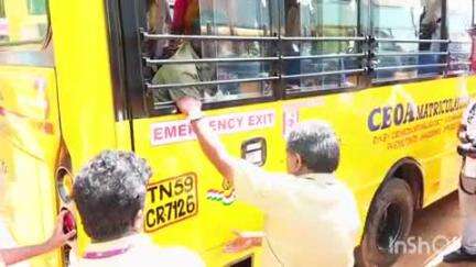மதுரை தெற்கு: தனியார் பள்ளி வாகன ஓட்டுநர், நடத்துனர்கள் போதை வஸ்துகளுக்கு அடிமையாகக் கூடாது - ஆயுதப்படை மைதானத்தில் ஆட்சியர் அறிவுரை