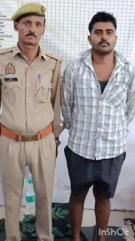 जसराना: एक पुलिस ने शिशिया पुल से एक आरोपी को अवैध तमंचा और कारतूस सहित किया गिरफ्तार