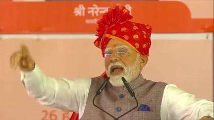 उत्तर में चिनाब ब्रिज देखकर लोग हैरान हैं। पूर्व में अरुणाचल की सेला टनल, असम का बोगीबील ब्रिज आपका स्वागत करता है। पश्चिम भारत में मुंबई में समंदर पर बना अटल सेतु नजर आएगा दक्षिण में पांबन ब्रिज मिलेगा: माननीय प्रधानमंत्री जी
#railminindia