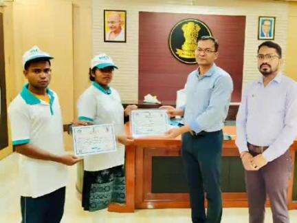 सुकमा: जिले के आत्मसमर्पित नक्सलियों को कृषि उद्यमी प्रमाण पत्र का किया गया वितरण