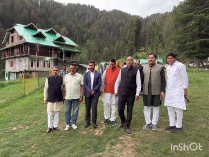बल्ह: बल्ह विधायक इंद्र सिंह गांधी ने पूर्व मुख्यमंत्री एवं नेता प्रतिपक्ष जय राम ठाकुर से की शिष्टाचार भेंट
