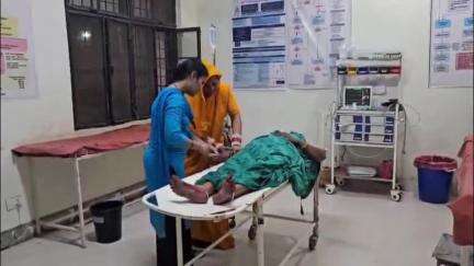 मोठ: मौठ कोतवाली क्षेत्र के भरोसा मोड़ के पास हुआ हादसा, महिला गंभीर रूप से घायल