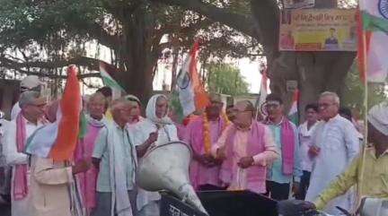 लालगंज: ऑपरेशन सिंदूर की सफलता को लेकर सिधौना में निकाली गई तिरंगा यात्रा, वक्ताओं ने कहा- हमारी सेना ने रचा इतिहास
