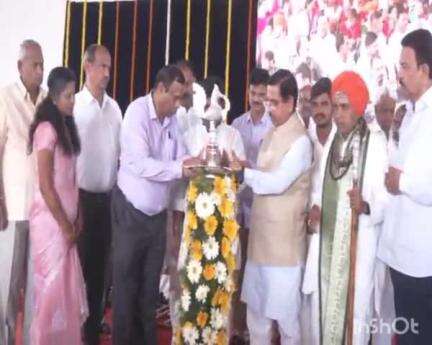 ಗದಗ: ನಗರದಲ್ಲಿ ಗದಗ ರೈಲು ನಿಲ್ದಾಣದ ನೂತನ ಕಟ್ಟಡ ಉದ್ಘಾಟನೆ
