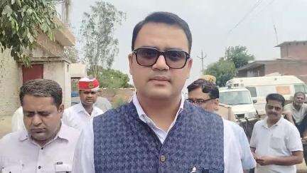 सहसवान: जामिनी गांव में आंधी-तूफान से हुआ नुकसान, डीएम ने व्यवस्थाओं का जायजा लेकर अधीनस्थ अधिकारियों को दिए दिशा निर्देश