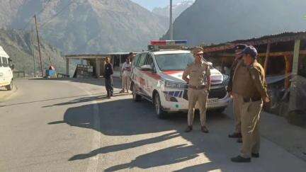 भटवाड़ी: निरीक्षक यातायात ने गंगोत्री रूट पर तैनात कर्मियों को यातायात के सुचारु संचालन के लिए दिए निर्देश