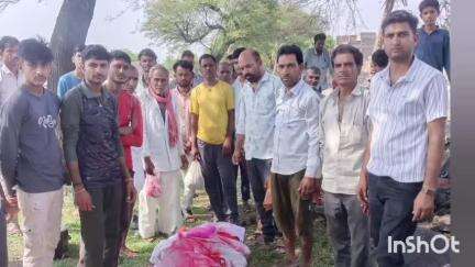 मल्हारगढ़: कुत्तों के हमले से घायल वानर की मौत, ग्रामीणों ने विधि-विधान से किया अंतिम संस्कार