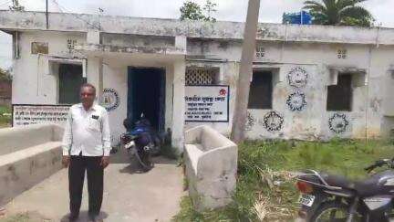 পাড়া: অসুরবাঁধ প্রাথমিক সুস্বাস্থ্য কেন্দ্রের বেহাল দশা, ডাক্তার নার্স নেই আগাছায় পরিপূর্ণ #jansamasya