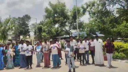 திருப்பத்தூர்: வெளிநாட்டிற்கு வேலை வாங்கி தருவதாக கூறி தமிழக முழுவதும் 100 கோடி மேல் மோசடி- 50-க்கும் மேற்பட்டோர் எஸ்பி அலுவலகத்தில் புகார்
