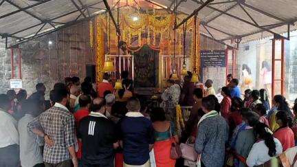 ಮಡಿಕೇರಿ: ನಗರದ ಶ್ರೀ ಕೋಟೆ ಮಹಾಗಣಪತಿ ದೇವಾಲಯದಲ್ಲಿ ನಡೆದ ಚಿನ್ನದ ಕಿರೀಟ ಸಮರ್ಪಣಾ ವಾರ್ಷಿಕೋತ್ಸವ