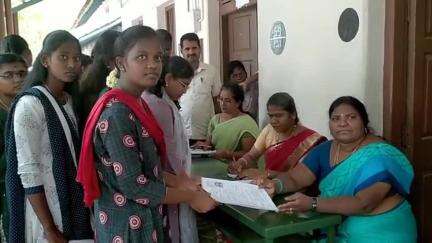 தருமபுரி: அவ்வையார் அரசு பள்ளி உள்ளிட்ட மாவட்டத்தில் உள்ள பள்ளிகளில் வரும் கல்வியாண்டிற்கான மாணவர் சேர்க்கை தொடங்கியது
