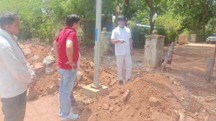 महासमुंद: महासमुंद शहर के मुख्य मार्ग बीटीआई रोड में चल रहे गौरव पथ के सौंदर्यीकरण कार्य का महासमुंद विधायक ने किया निरीक्षण