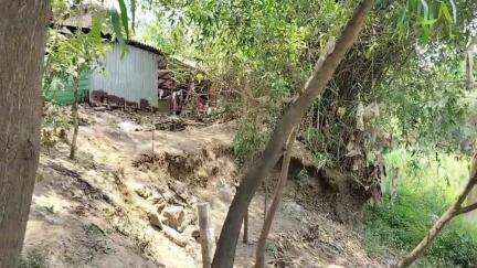 মঙ্গলকোট: কুনুর নদীর ভাঙন অব্যাহত; আতঙ্কে মঙ্গলকোটের সরুলিয়া, সারঙ্গপুর সহ আশপাশের এলাকার বাসিন্দারা #jansamasya
