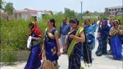 ધોળકા: ધોળકા નગરપાલિકા દ્વારા " વુમન ફોર ટ્રી " ઝુંબેશનો પ્રારંભ : વિરાટ સરોવર ખાતે મહિલાઓને અપાયું માર્ગદર્શન