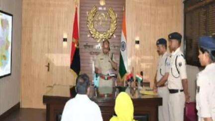 बेतिया: बेतिया पुलिस अधीक्षक कार्यालय में जनता दरबार का आयोजन किया गया