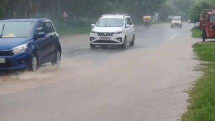 বিশালগড়: হালকা বৃষ্টিতে জলমগ্ন জাতীয় সড়ক, ঘটনা চড়িলাম বাজার সংলগ্ন সড়ক #jansamsya