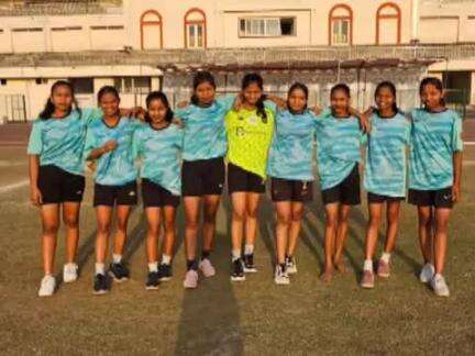 सुकमा: खेलो इंडिया एकेडमी रायपुर में सुकमा की 8 महिला फुटबॉल खिलाड़ियों का हुआ चयन