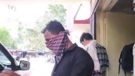 खंडवा नगर: खंडवा: पंधाना रोड पर शराब दुकान के ठेकेदारों और स्थानीय लोगों के बीच मारपीट, 5 आरोपी गिरफ्तार