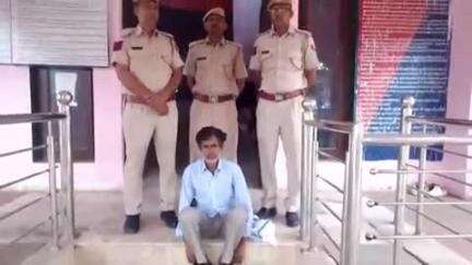 करौली: महिला थाना पुलिस ने गंगापुर मोड़ से भरण पोषण के मामले में फरार ₹1000 के इनामी स्थाई वसूली वारंटी को किया गिरफ्तार