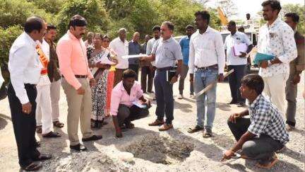 அரூர்: ரூ.61.74 கோடி மதிப்பீட்டில் திருவண்ணாமலை -அரூர் (வழி) தானிப்பாடி சாலை பணி மாவட்ட ஆட்சித் தலைவர் ஆய்வு