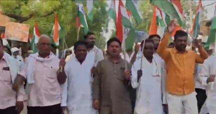 लालगंज: रासेपुर बोंगरिया में ऑपरेशन सिंदूर की सफलता पर भारतीय सेना के शौर्य और पराक्रम के सम्मान में निकाली गई तिरंगा यात्रा