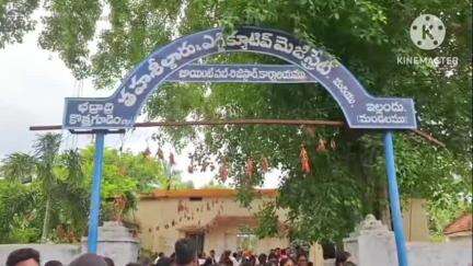 ఇల్లందు: ఇల్లందు తాసిల్దార్ కార్యాలయాన్ని ముట్టడించిన అఖిలపక్ష పార్టీ నాయకులు
