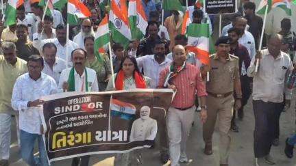 ભચાઉ: ભારતીય સેનાના" ઓપરેશન સિંદૂર "ને વધાવવા સામખિયાળીમા તિરંગા યાત્રાનું આયોજન;નવા બસ સ્ટેશનથી પ્રસ્થાન