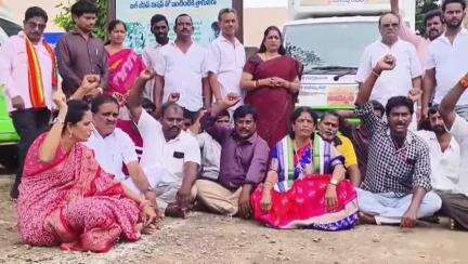 రేషన్ వాహనాల రద్దు, వారికి ప్రభుత్వం ఉపాధి కల్పించాలి: మాజీ ఎంపీ, వైసీపీ ఇన్చార్జ్ వంగా గీతా విశ్వనాథ్