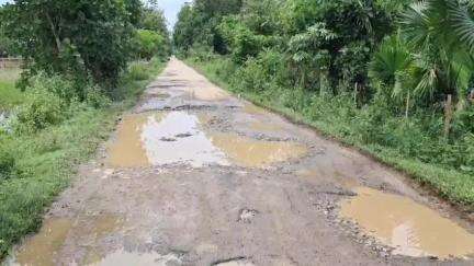 সোণাৰি: নগা আলিৰ একাংশ জৰাজীৰ্ণ পথ নিৰ্মাণৰ সোণাৰিত দাবী জনালে অসম জাতীয়তাবাদী যুৱ ছাত্ৰ পৰিষদৰ জিলা সম্পাদকে