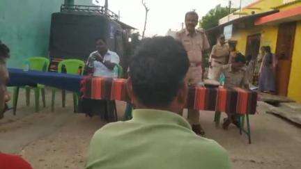 ಚಳ್ಳಕೆರೆ: ತಾಲ್ಲೂಕಿನ ಗೋಪನಹಳ್ಳಿ ಗ್ರಾಮದಲ್ಲಿ ಪರಿಶಿಷ್ಟ ಜಾತಿ,ಪಂಗಡಗಳ ಕುಂದು-ಕೊರತೆಗಳ ಸಭೆ