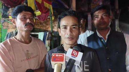তিনিচুকীয়া: তনু শ্বাহীক আৰক্ষীয়ে গ্ৰেপ্তাৰ কৰাত মাকুমত মৰাণ যুৱ পৰিষদৰ সাংগঠনিক সম্পাদক ৰত্ন খাটোৱালৰ প্ৰশাসনক ধন্যবাদ জ্ঞাপণ